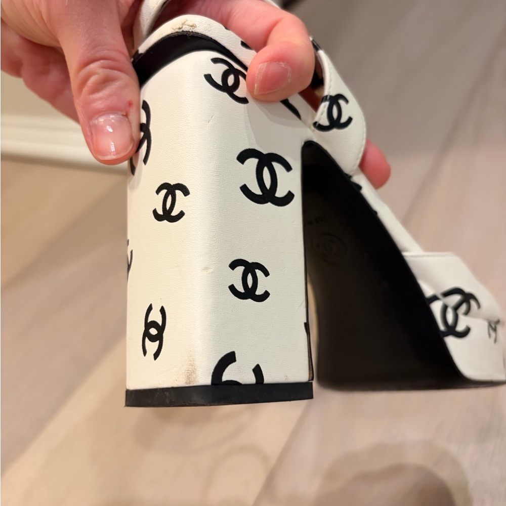 CHANEL CC Women's White and Black Platform Heels Rare 🔥 - Picture 6 of 13